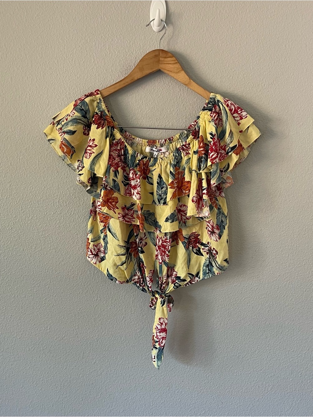 Miss Selfie Yellow Floral Tie Front Rayon Ruffled Top Size M